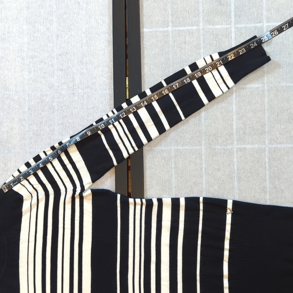 2/40 Striped Guess turtleneck sweater - Picture 12 of 12
